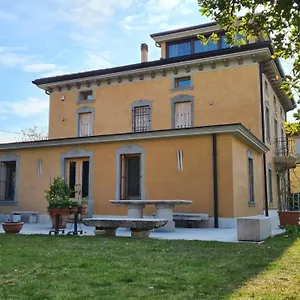 Modenese 8 , Peschiera del Garda Italia